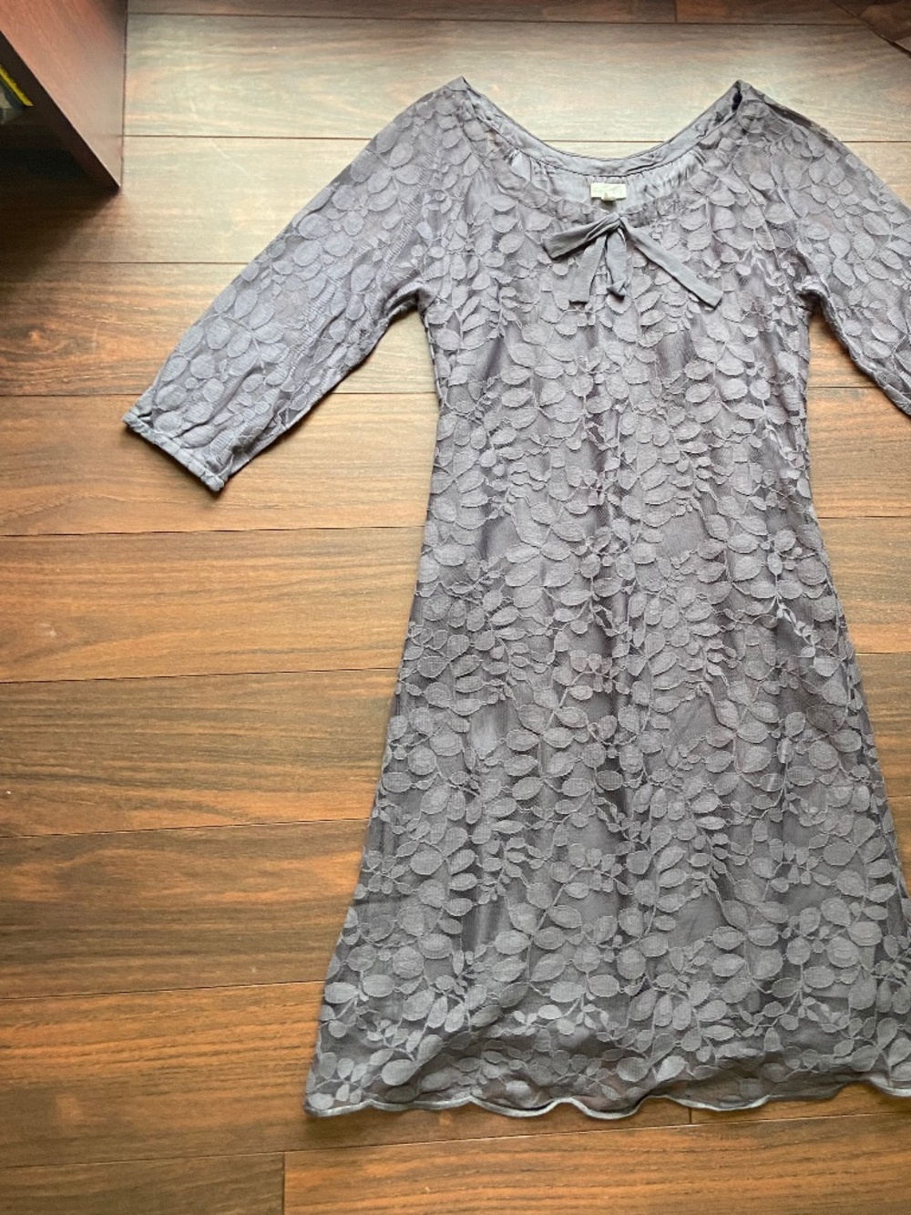GARNETT HILL Gray Dress W/Sleeves Size 04